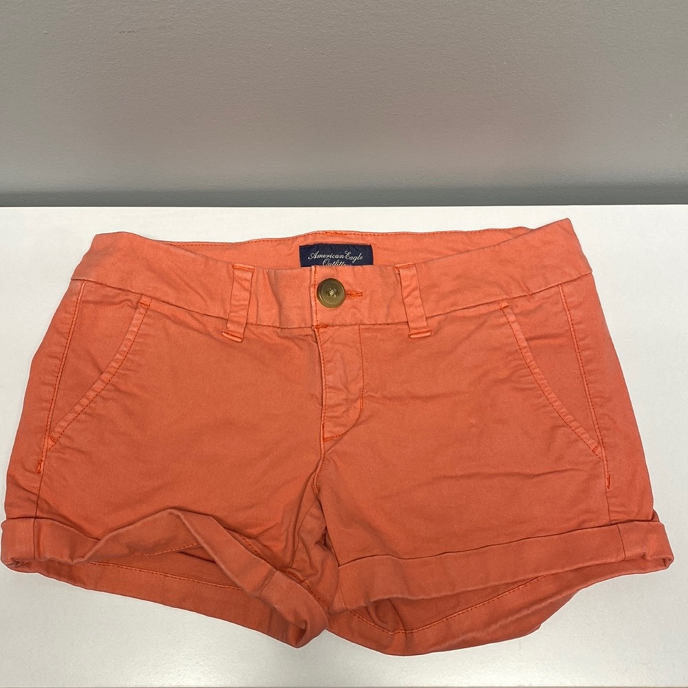 American Eagle Midi Khaki Short